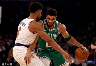 成三人进攻 成三人进攻